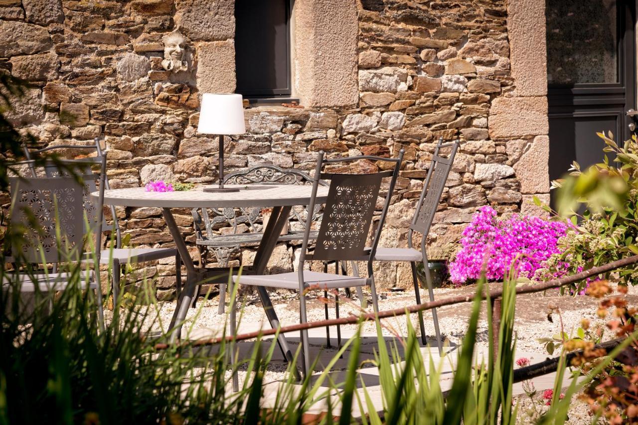 Au Fil De L'Eau Bed and Breakfast Le Vast Exteriör bild